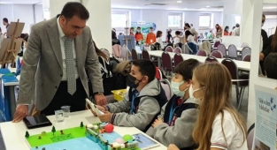 "RoboKodlar İklim Krizi İçin Buluşuyor"