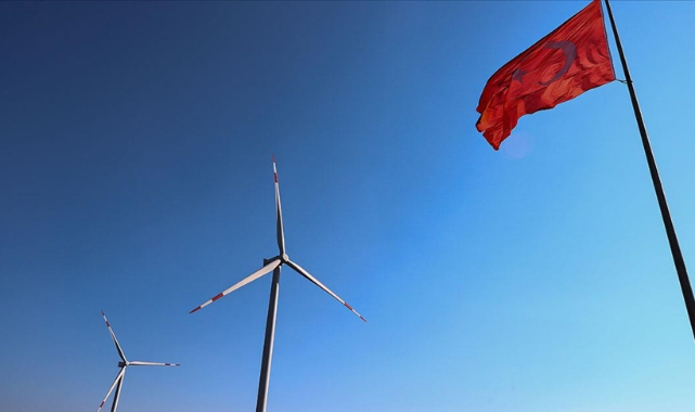 Rüzgar enerjisi kurulu gücü 10 bin 500 megavatı aştı
