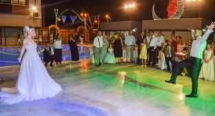 ‘Tepe’den Tırnağa Yenileniyor