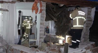 Tüp bomba gibi patladı, ev harabeye döndü
