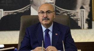 Vali Köşger, 13 kişinin tedavilerinin sürdüğünü bildirdi