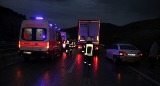 Zincirleme trafik kazasında 1 kişi yaralandı