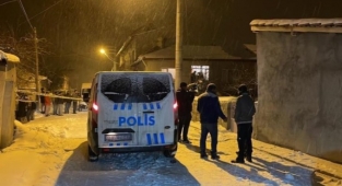 Annesini öldüğünü ihbar etti ,tutuklandı