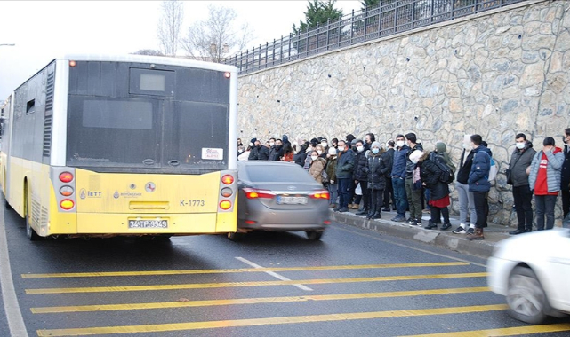 Arıza yapan İETT otobüsü trafiğin aksamasına neden oldu