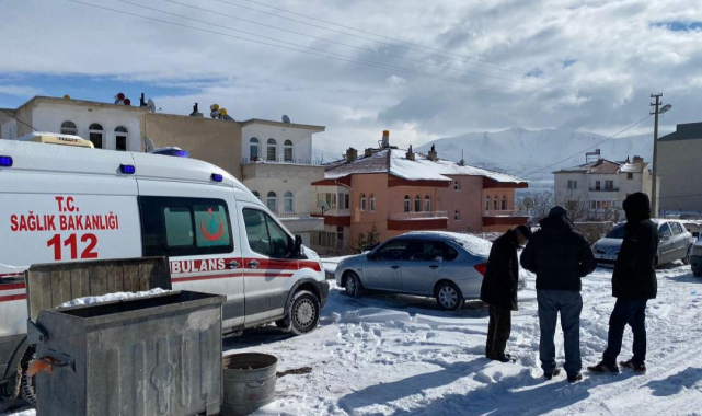 Balkondan giren komşuları acı manzarayla karşılaştı