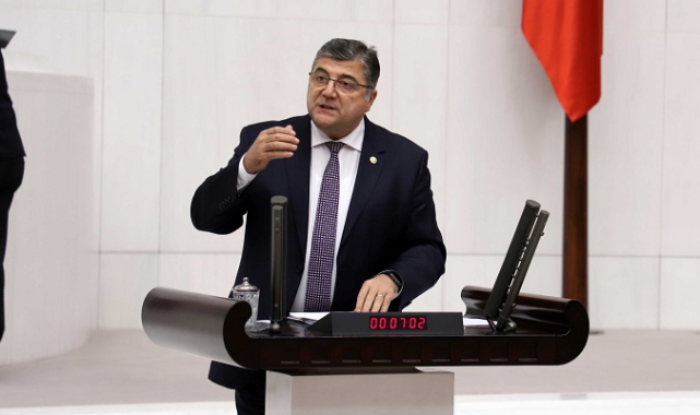 CHP'li Sındır, "İktidar Partisi İzmir'i sevmiyor!"