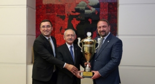 Cumhurbaşkanlığı Kupası CHP Genel Merkezinde