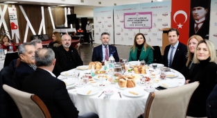 ‘Demokrat Kadınlar’ Bayraklı’da buluştu