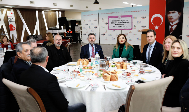 ‘Demokrat Kadınlar’ Bayraklı’da buluştu