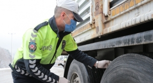 Emniyet'ten sürücülere 'kış lastiği' uyarısı