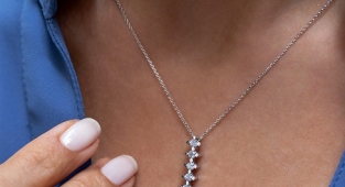 En çok tercih edilen kolye ve küpe modelleri! Sevgiliniz çok şaşıracak