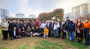 İzdeda Ve Bayraklı Belediyesi Gençleri Dinledi