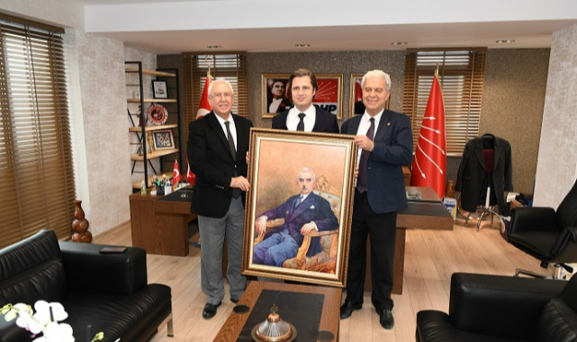 Karabağlar'dan CHP İzmir İl Başkanlığı'na 'hayırlı olsun' ziyareti