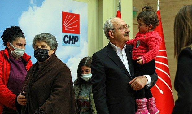 Kılıçdaroğlu, ev kadınlarıyla basın toplantısı düzenledi