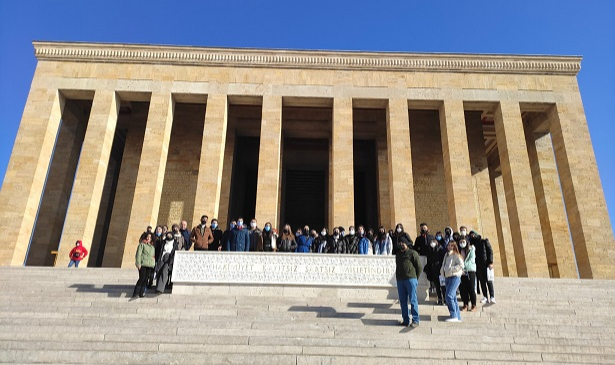 Kınık Belediyesi Öğrencilerle Anıtkabir’de