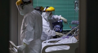 Kovid-19 vakaları bir haftada İzmir'de yaklaşık 5 kat arttı