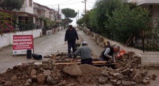 Menderes’teki sahillere bir mevsim değil her mevsim hizmet