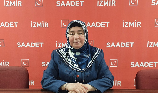 Saadet Partisi Kadın Kolları, gazetecileri kutladı