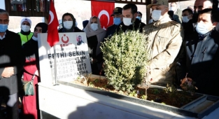 Şehit polis Fethi Sekin Elazığ'da kabri başında anıldı
