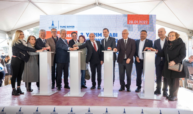 Soyer: Önümüze konan tüm engelleri aşıyoruz