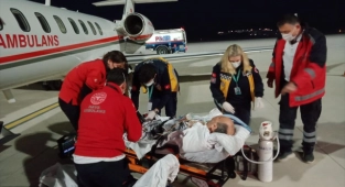 Almanya'da beyin kanaması geçirdi  ambulans uçakla Türkiye'ye getirildi