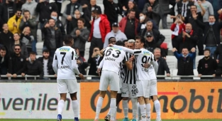 Altay İzmir'de güldü