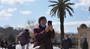 Başkan Karakayalı’dan Çocuklara Kar Sürprizi