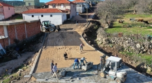 Çukurköy’ün Yollarına Parke Taşı Döşendi