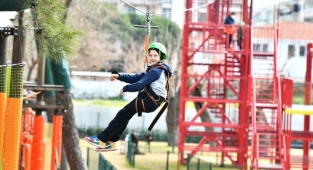 İşitme engelli ailelerin çocukları Macera Park'taydı