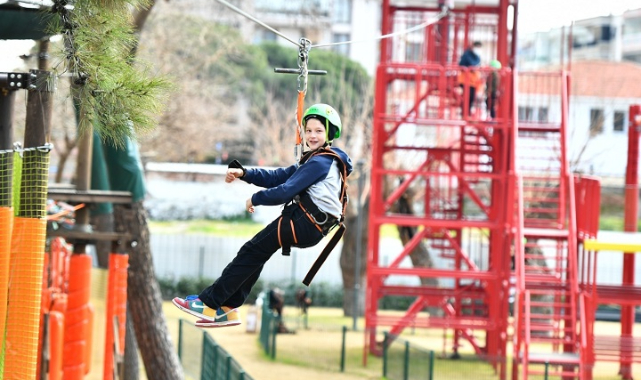 İşitme engelli ailelerin çocukları Macera Park'taydı
