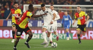 İzmir derbisinde gülen Altay oldu