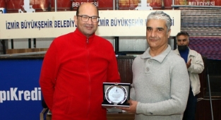 İzmir Namık Dalgakıran’ı Milli Takım’a uğurladı