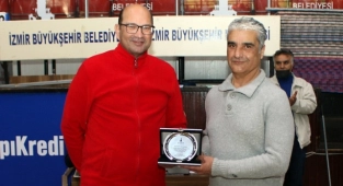 İzmir Namık Dalgakıran’ı Milli Takım’a uğurladı