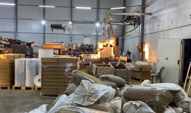 Kaçak sigara fabrikasına operasyon