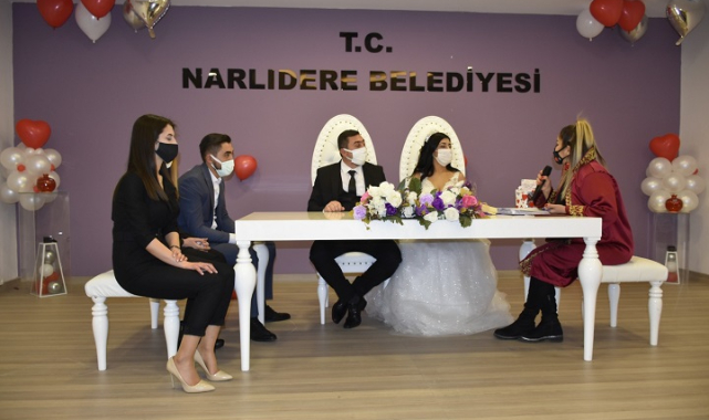 Narlıdere’de 7 Çift Dünyaevine Girdi