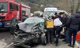 Ordu'da otomobil ile kamyon çarpıştı 2 kişi öldü