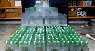 Otomobilde 1080 şişe sahte içki ele geçirildi