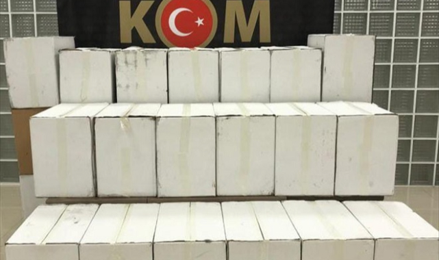 Otomobilde 230 bin makaron ele geçirildi