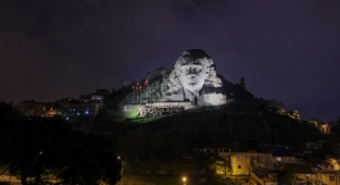 Atatürk Maskı’na muhteşem aydınlatma