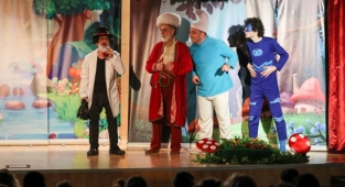 Bucalı çocuklar tiyatroya doydu