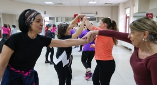 Bucalı kadınlara wushu kursu