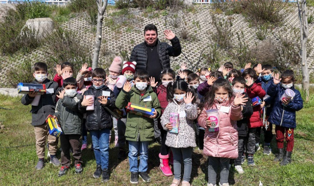 Bucalı minikler Başkan Kılıç ile fidan dikti
