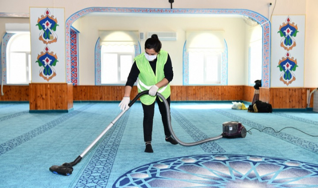 Çiğli’de Camiler Ramazan’a Hazır