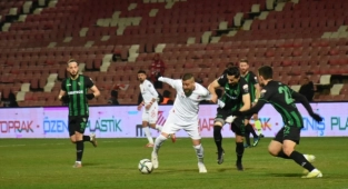 Denizlispor deplasmanda güldü