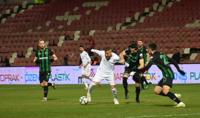 Denizlispor deplasmanda güldü
