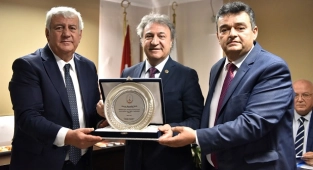 Dökümcü esnafından Başkan İduğ’a plaketli teşekkür