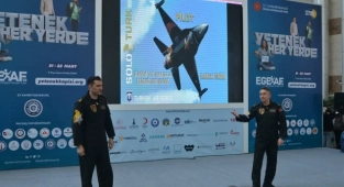 Ege Bölgesi Kariyer Fuarı'nda SOLOTÜRK pilotlarına yoğun ilgi