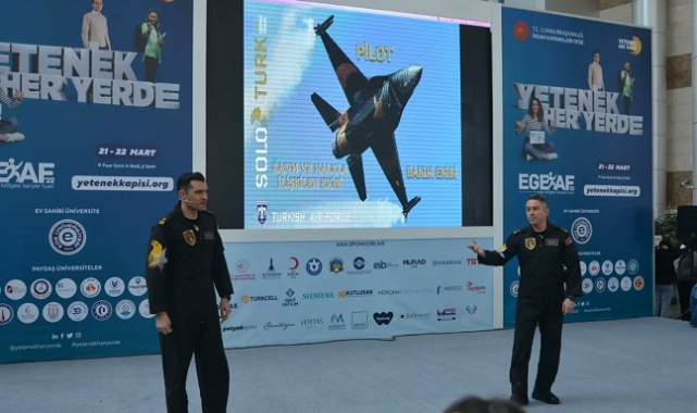 Ege Bölgesi Kariyer Fuarı'nda SOLOTÜRK pilotlarına yoğun ilgi