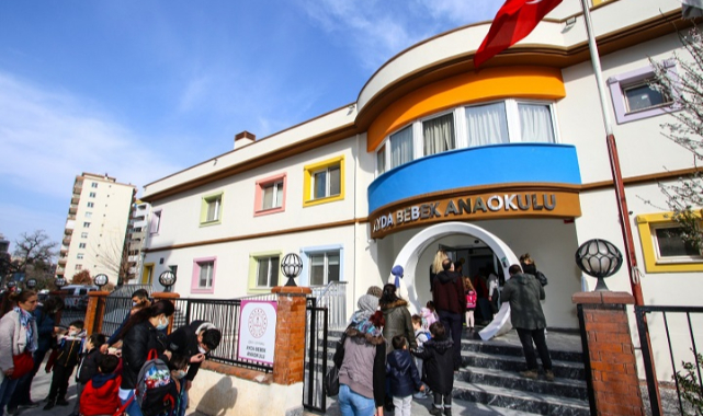 İzmir’in en büyük anaokulu eğitime başladı!