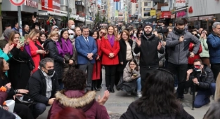 Kadın emeği, üretimi ve sanat var